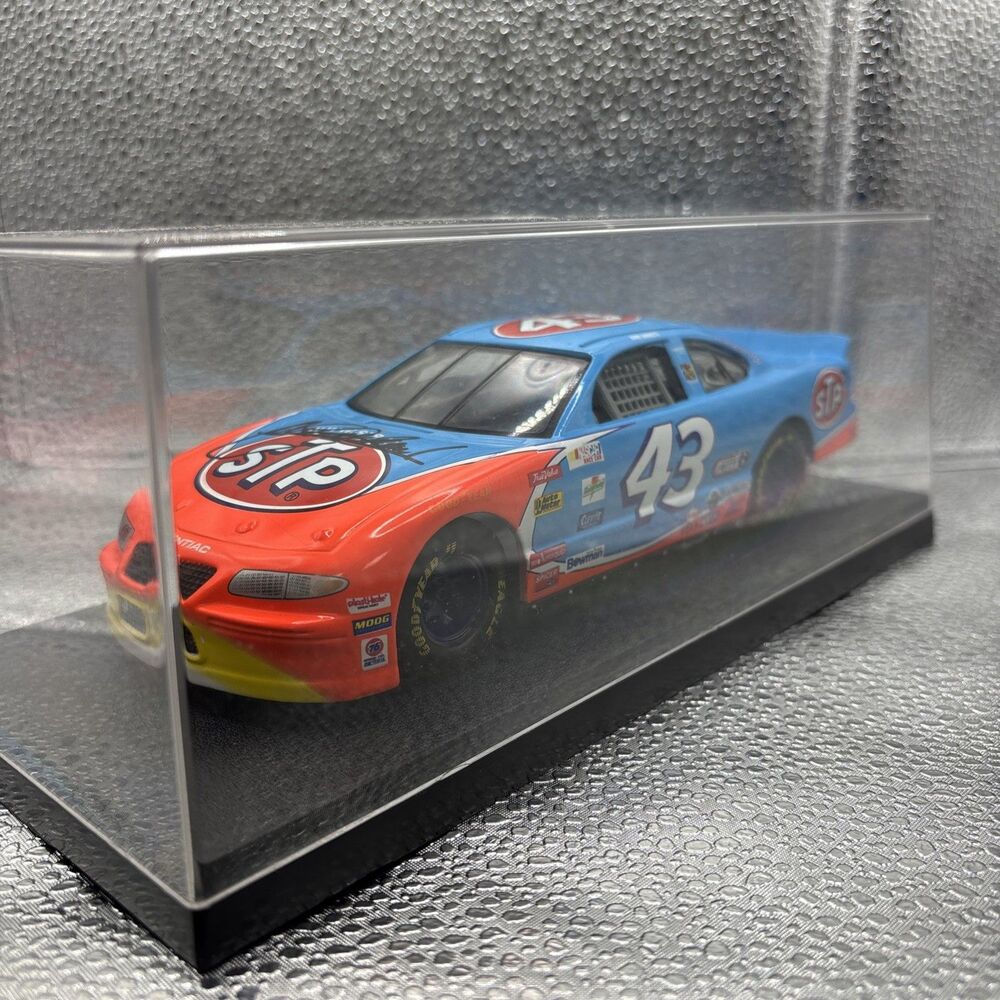 Autographed John Andretti STP Pontiac Grand Prix NASCAR Diecast 1:24 Case Includ